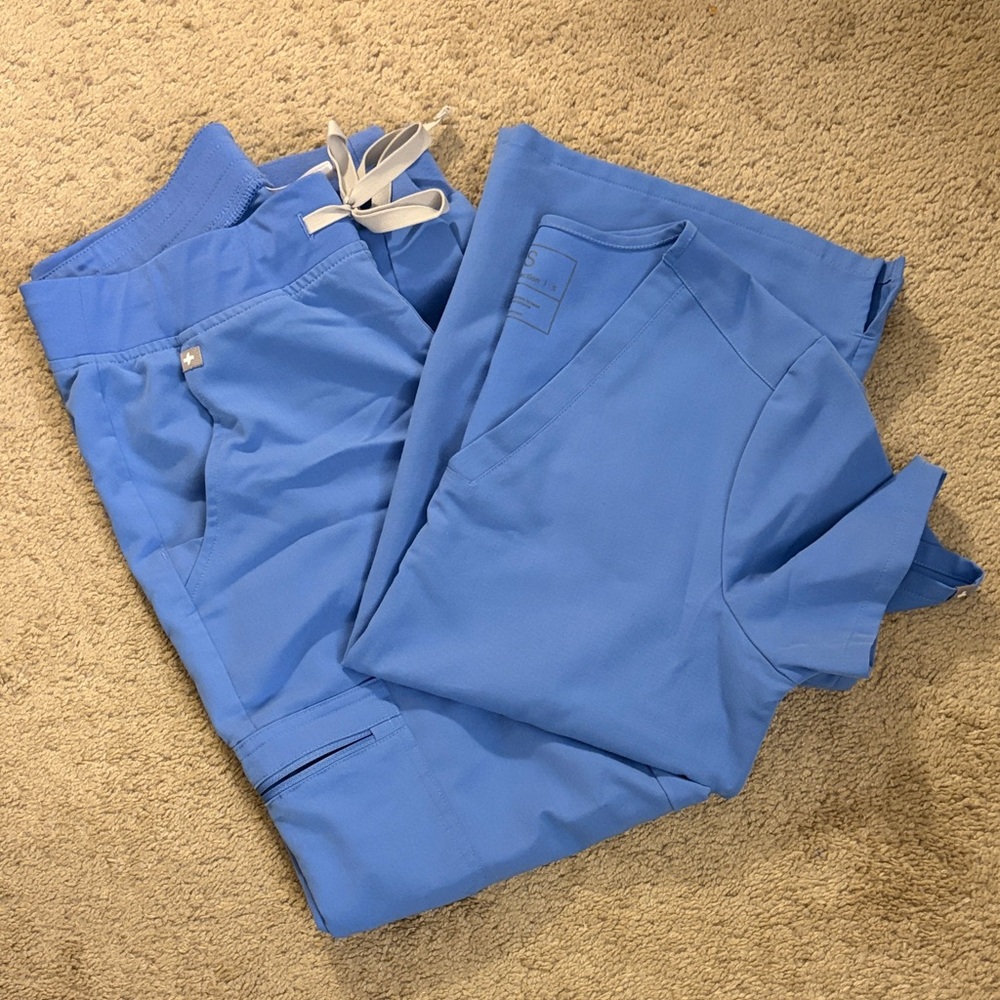 Figs Women's Sky Blue Scrub Set